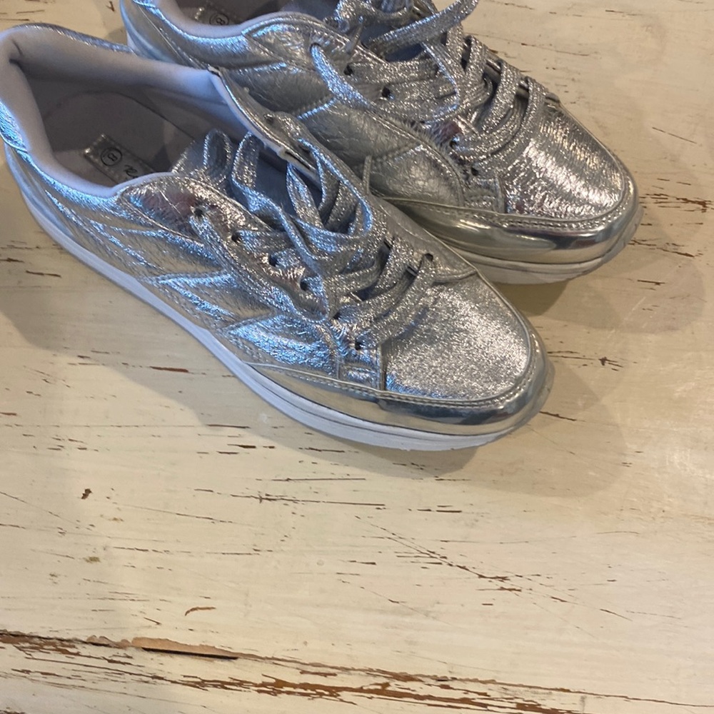 COPY - Roxy Rose iridescent metallic sneakers